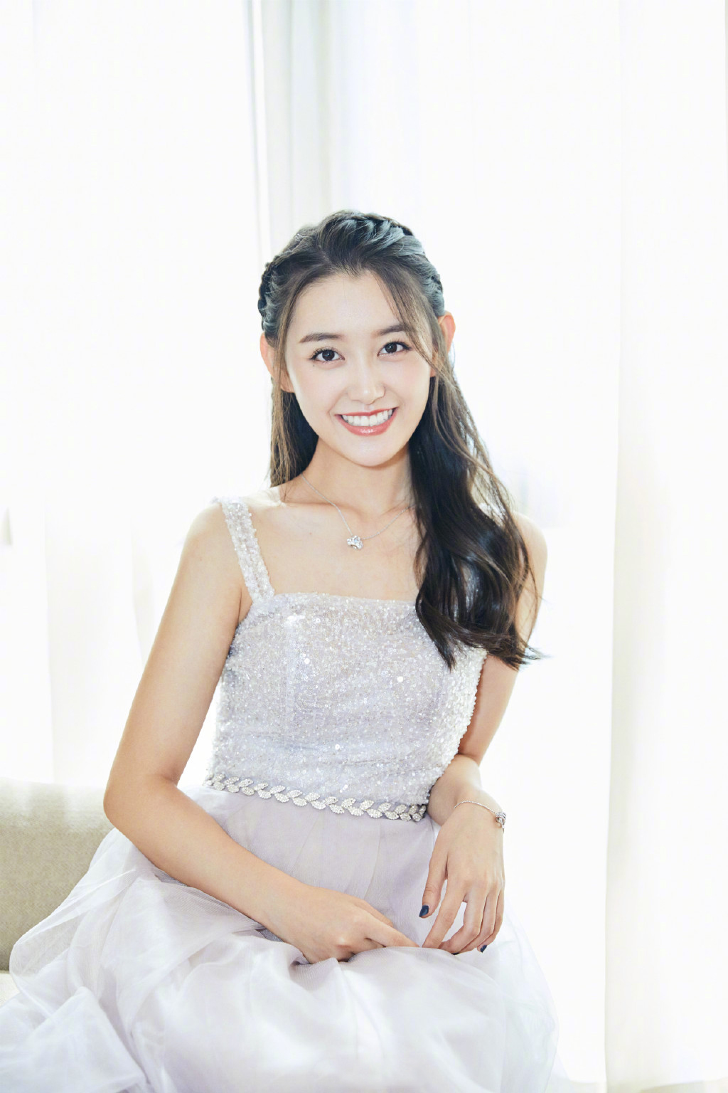 蒋依依优雅甜美写真图片图片