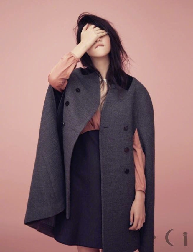 三吉彩花图片