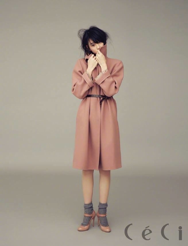 三吉彩花图片