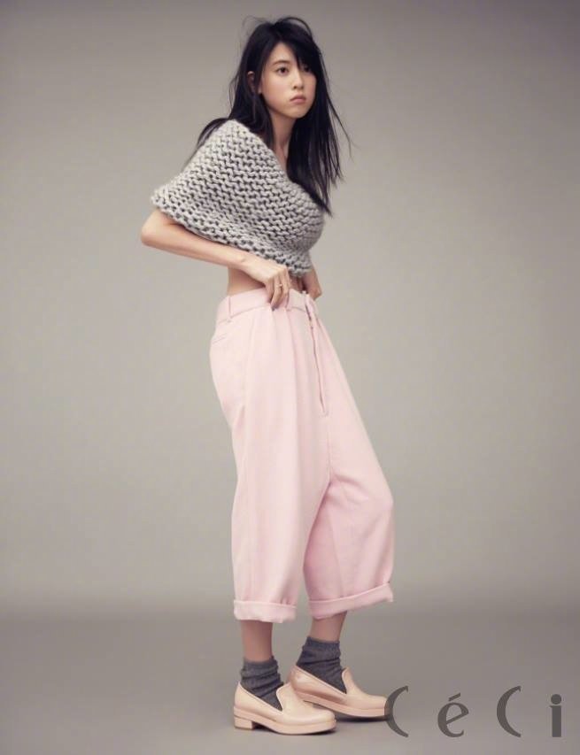 三吉彩花图片