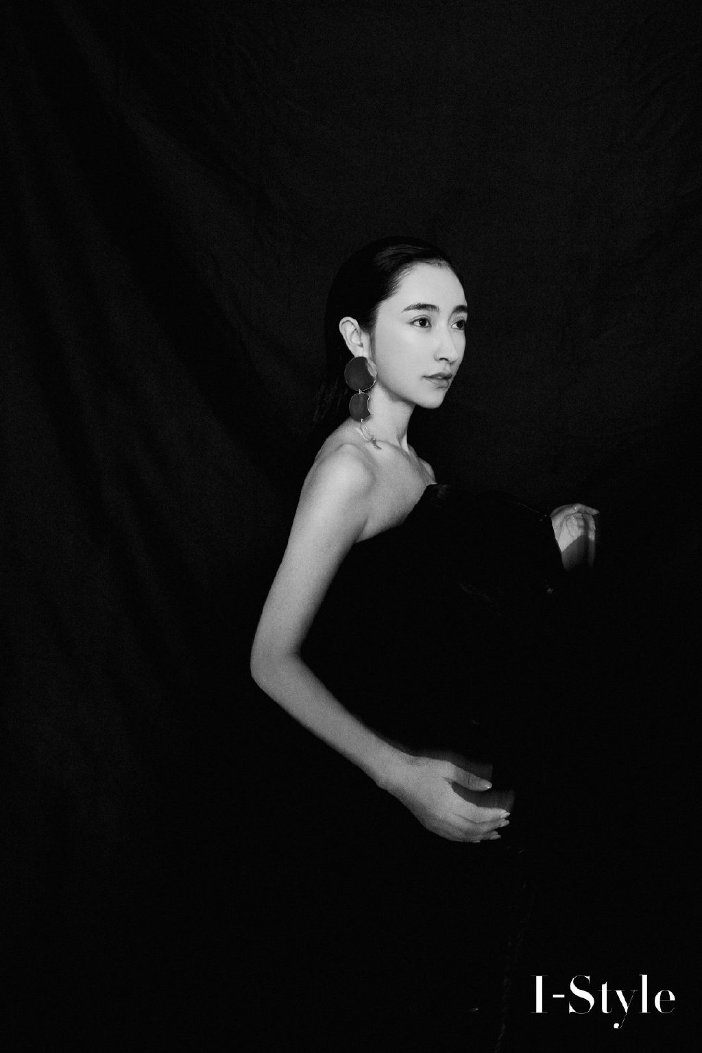 曲尼次仁性感写真图片图片