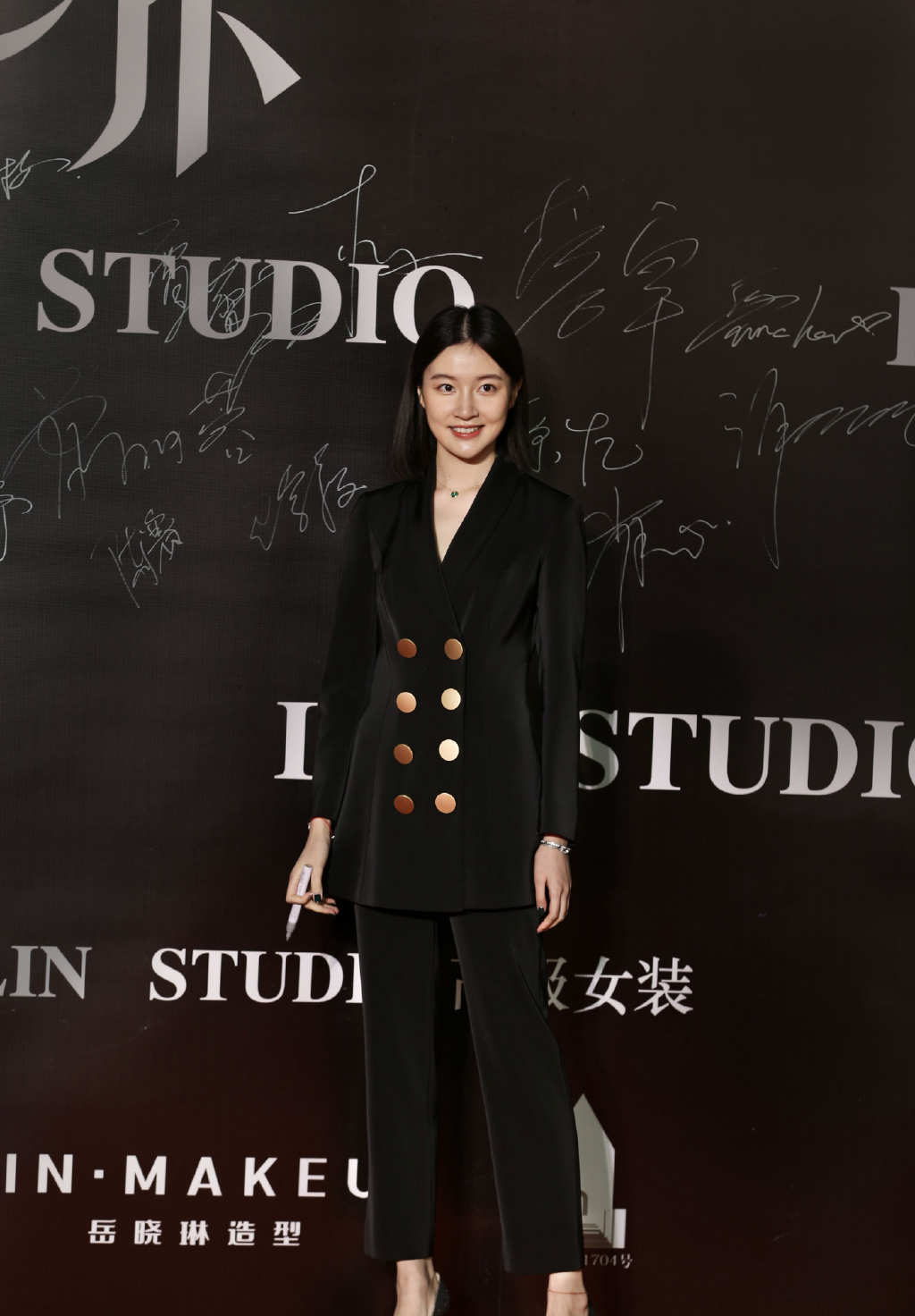 中国大陆女演员崔心心性感写真图片图片