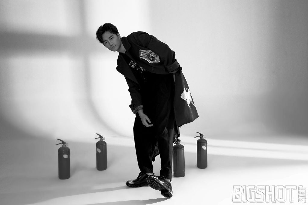 徐志贤帅气西装活动照图片图片