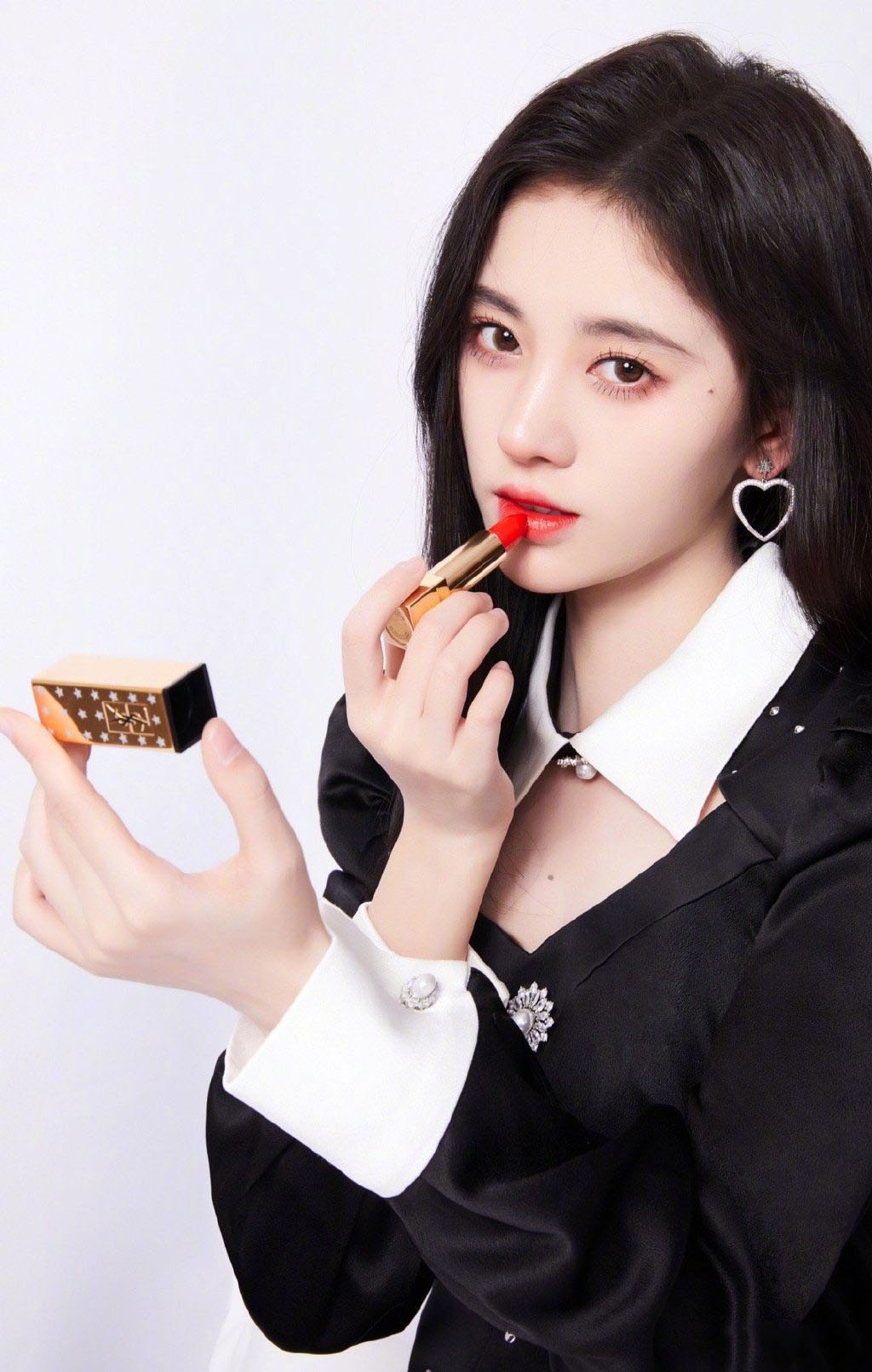 鞠婧祎图片