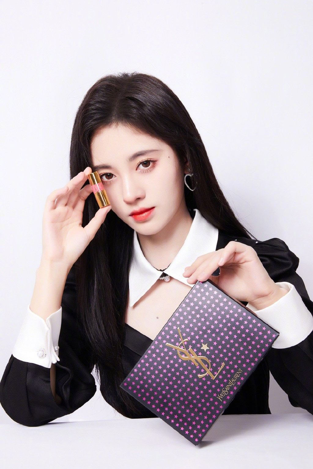 鞠婧祎图片
