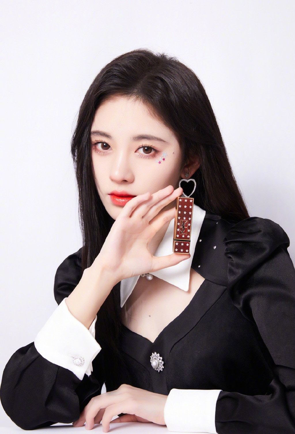 鞠婧祎图片