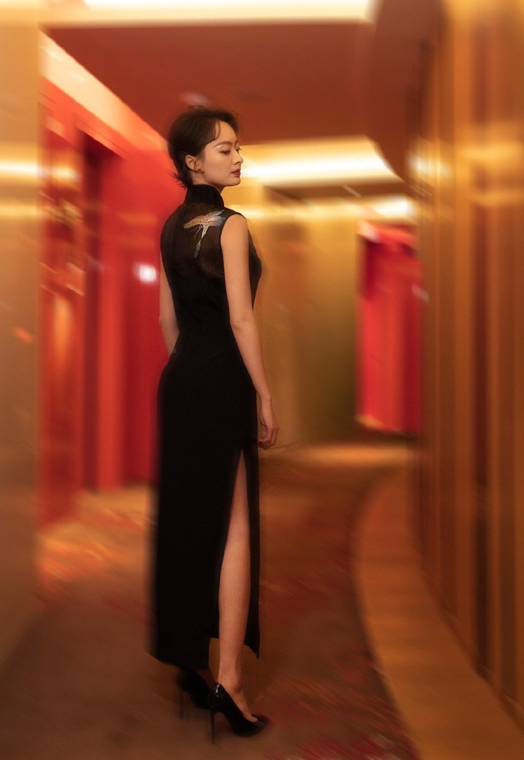 中国内地四川成都女演员孙铱早秋时尚街拍写真图片图片
