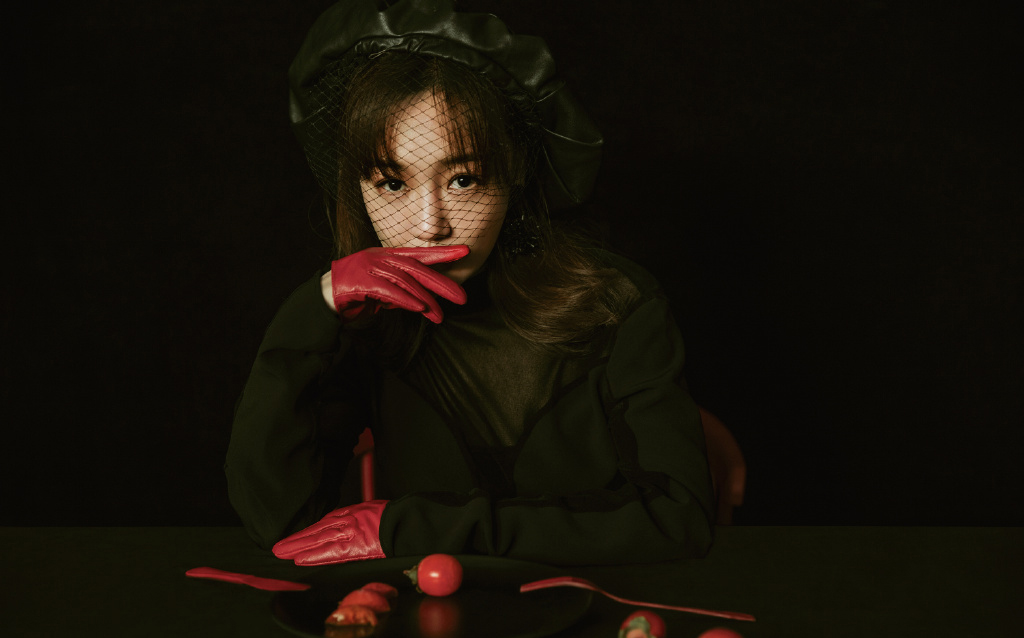 杨幂透视薄纱长裙妩媚性感写真图片图片