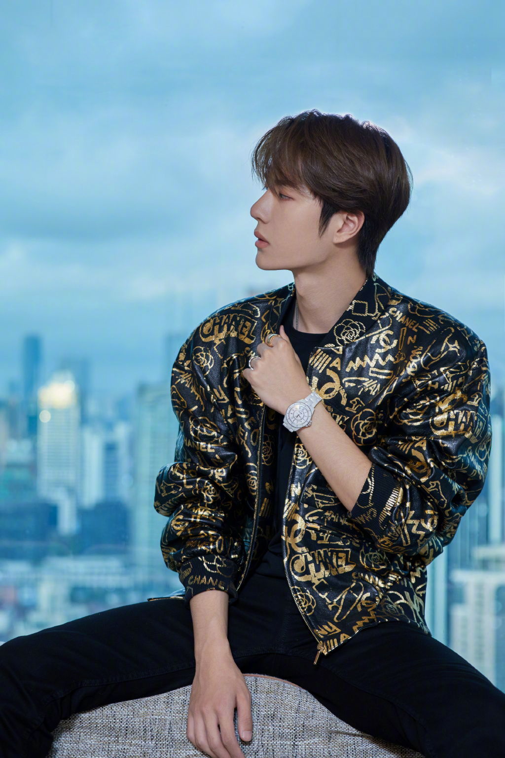河南省洛阳男明显王一博《Tmagazine》4月刊封面写真图片