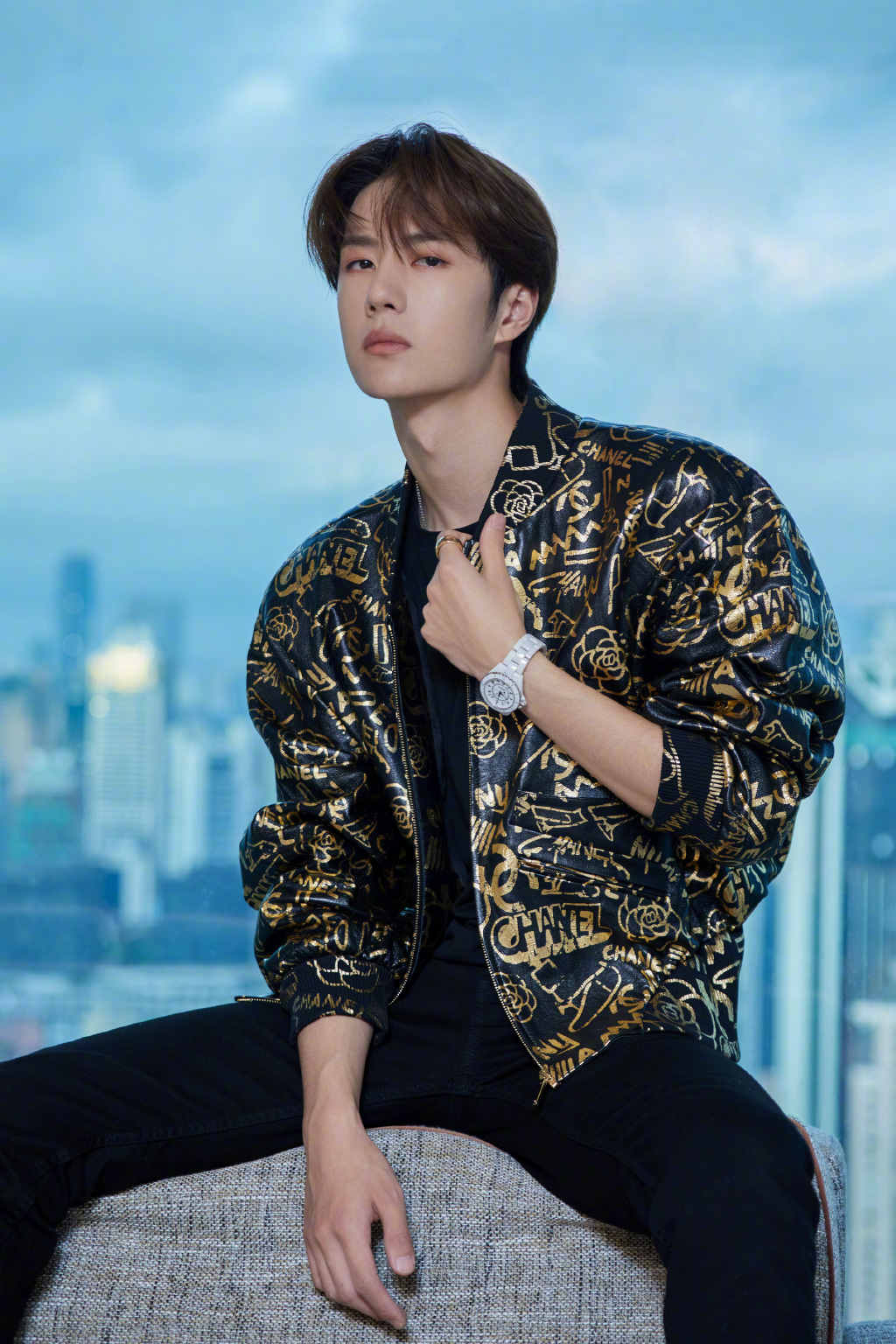 河南省洛阳男明显王一博《Tmagazine》4月刊封面写真图片
