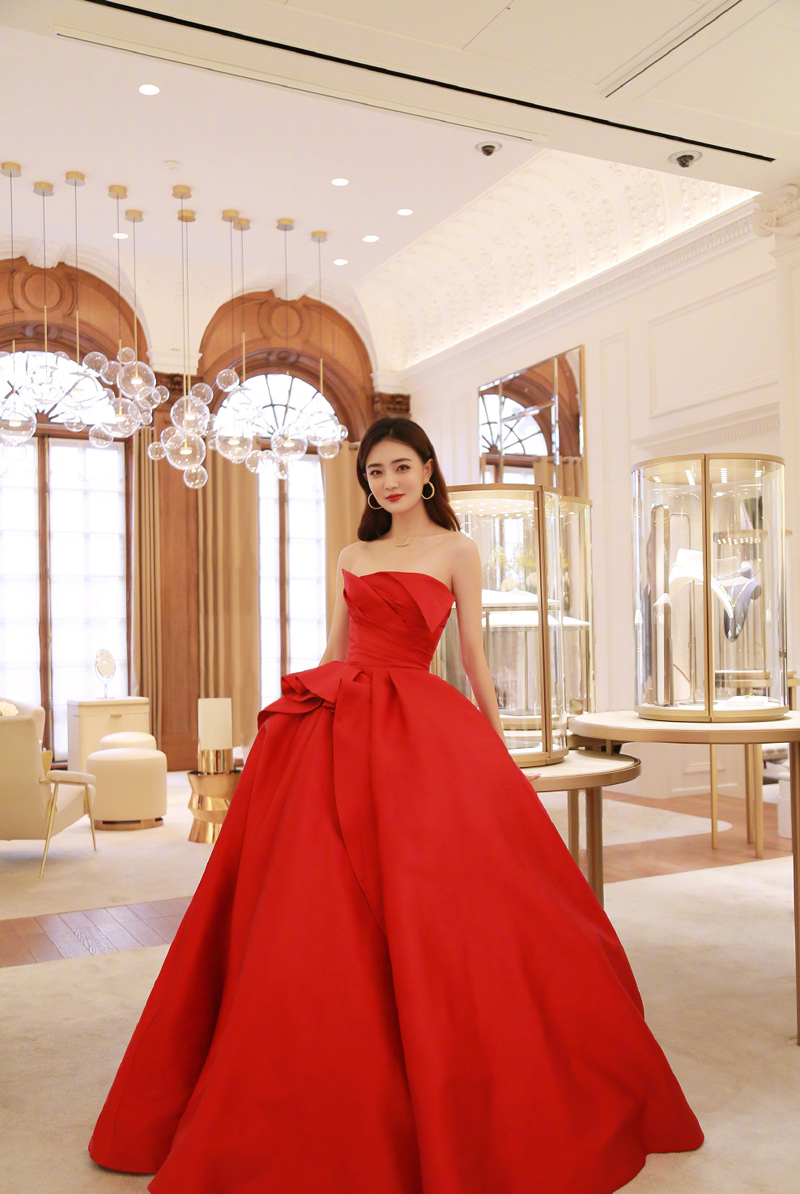 中国内地内蒙古呼和浩特女演员徐璐性感牛仔连体装时尚写真高清图片图片