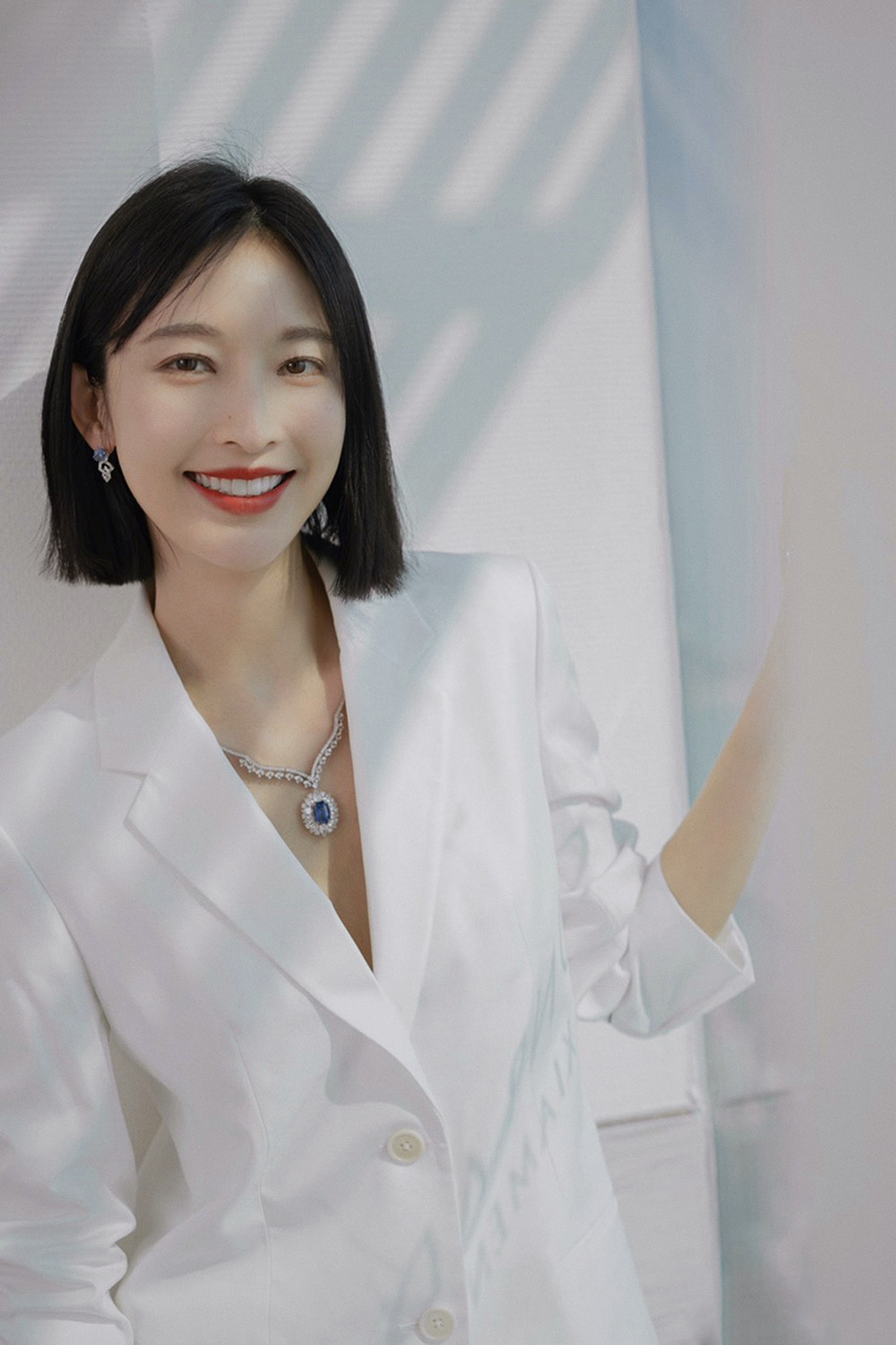 中国大陆广西省桂林模特女演员张俪美艳迷人黑裙写真图片图片