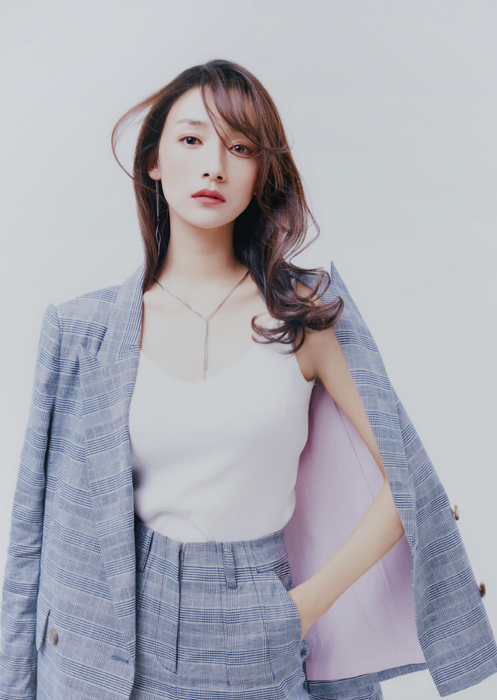 高清女明星李若宁冬日柔美精致街拍写真图片图片
