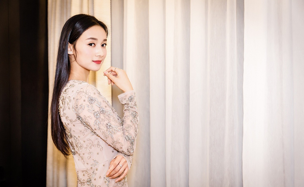 高清女明星李若宁轻甜少女俏皮写真图片图片