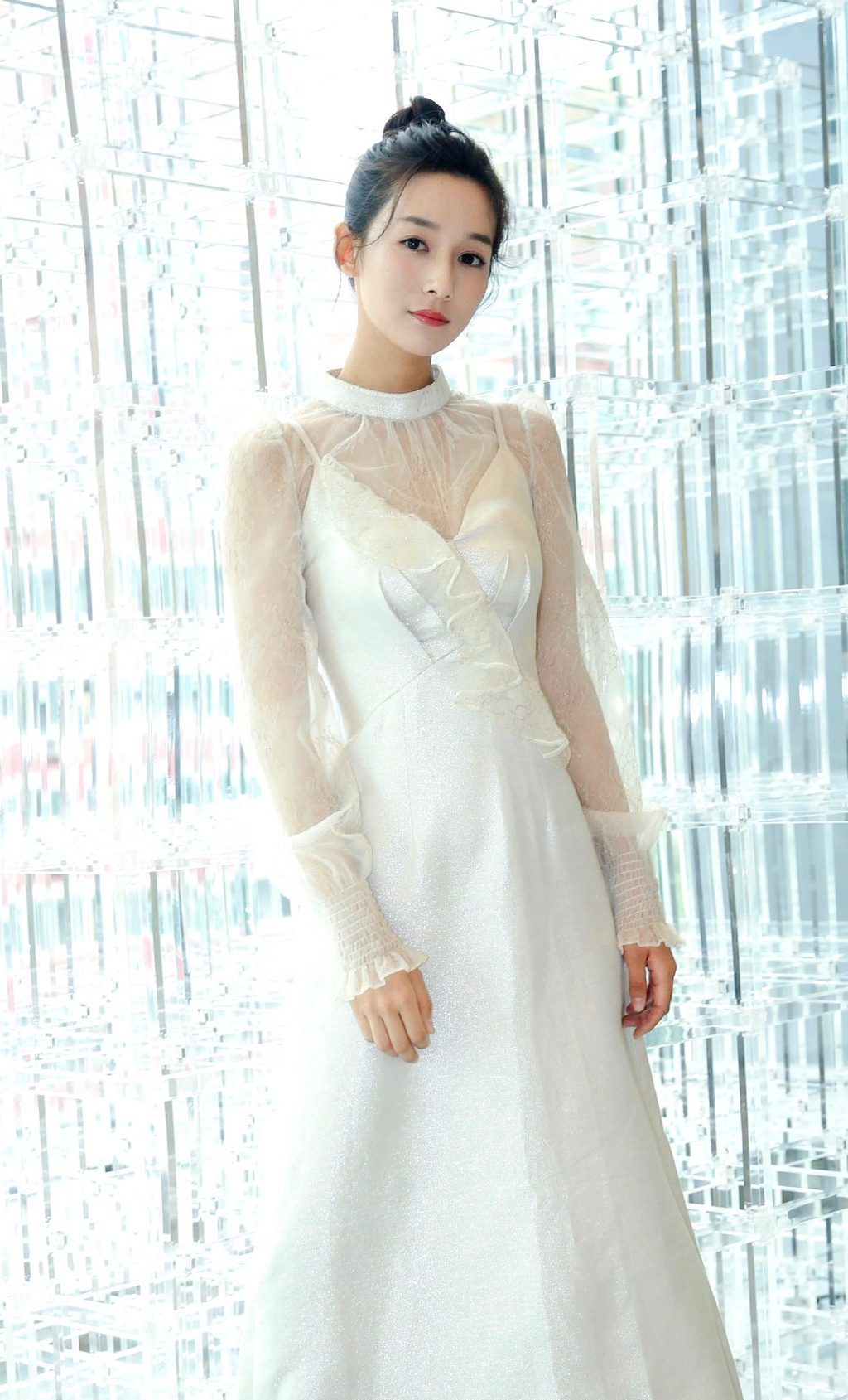 高清女明星李若宁俏皮可爱写真图片图片