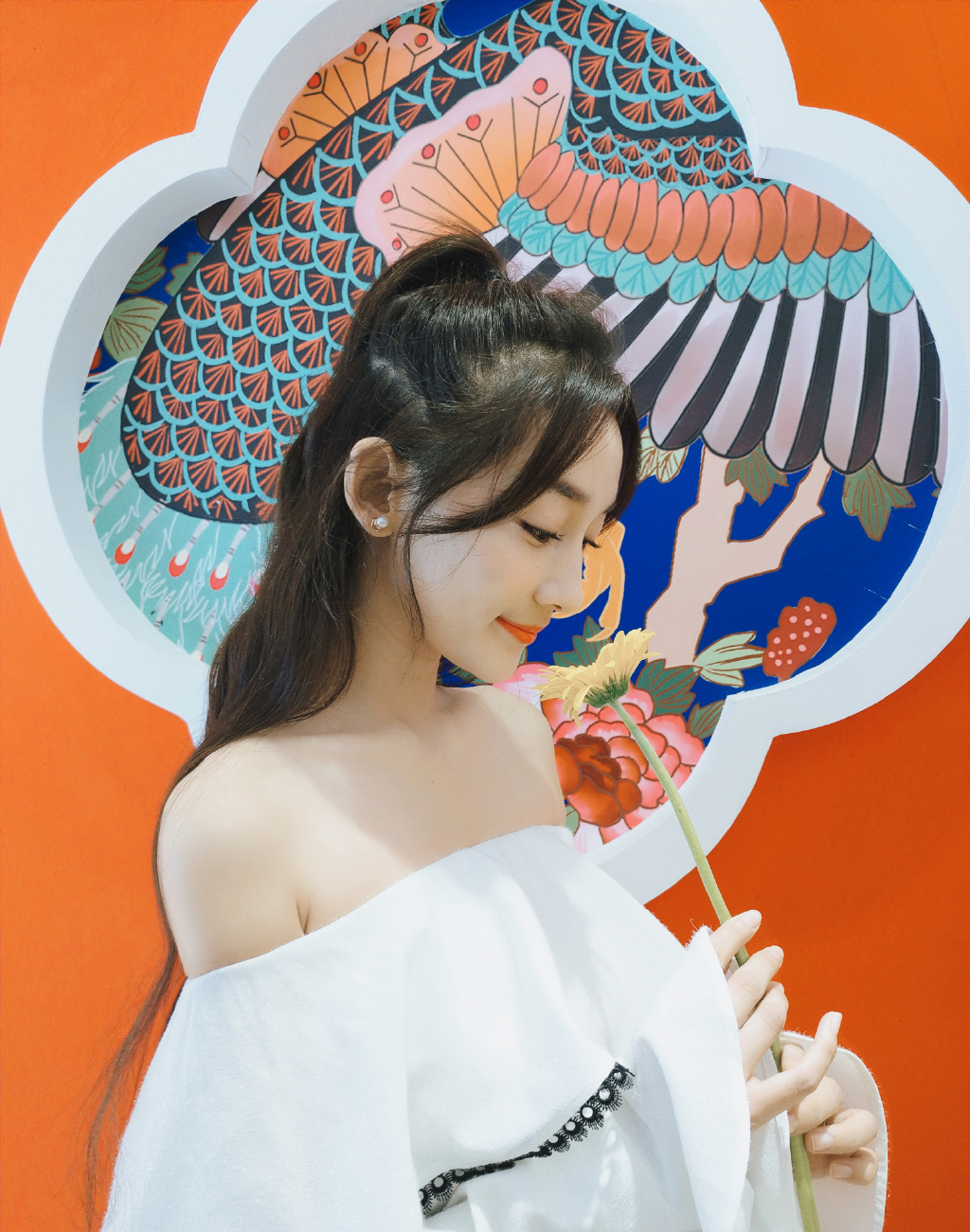 高清女明星李若宁露肩装性感写真图片图片