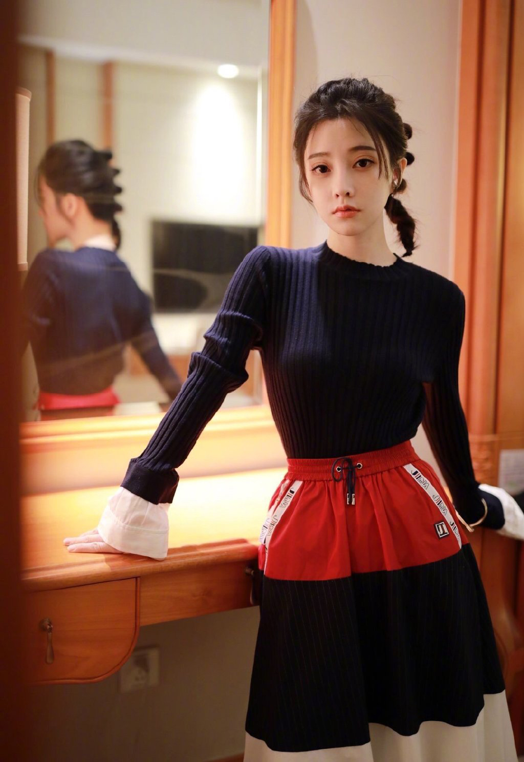 郭碧婷凌乱发型自拍写真图片图片