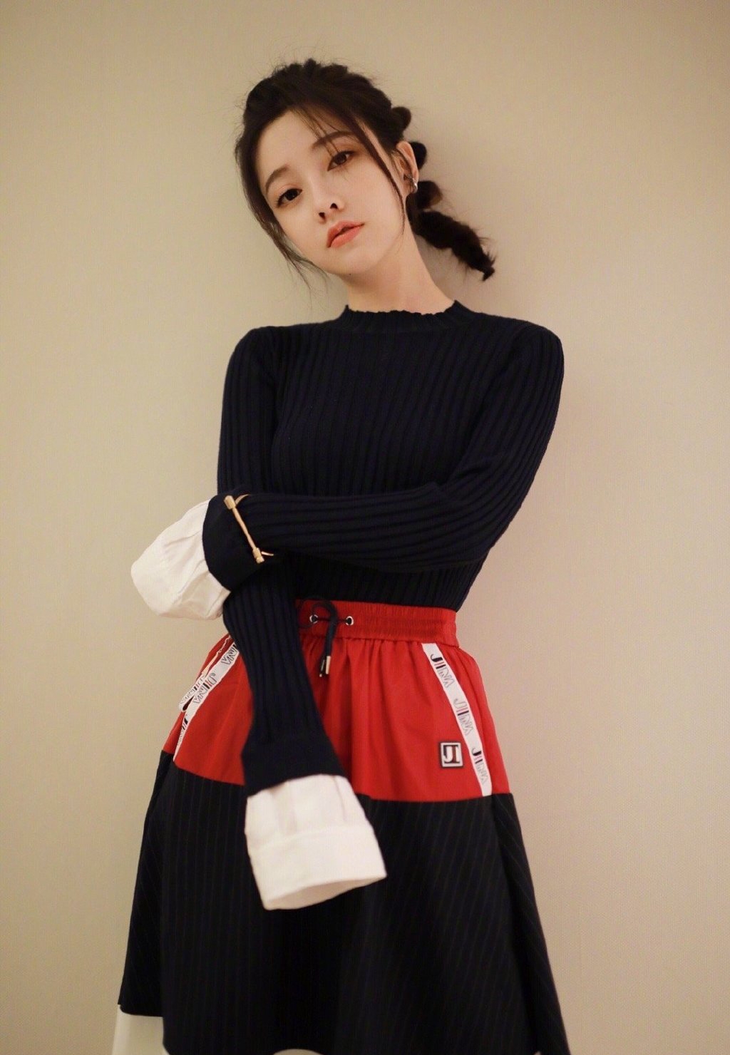 郭碧婷凌乱发型自拍写真图片图片