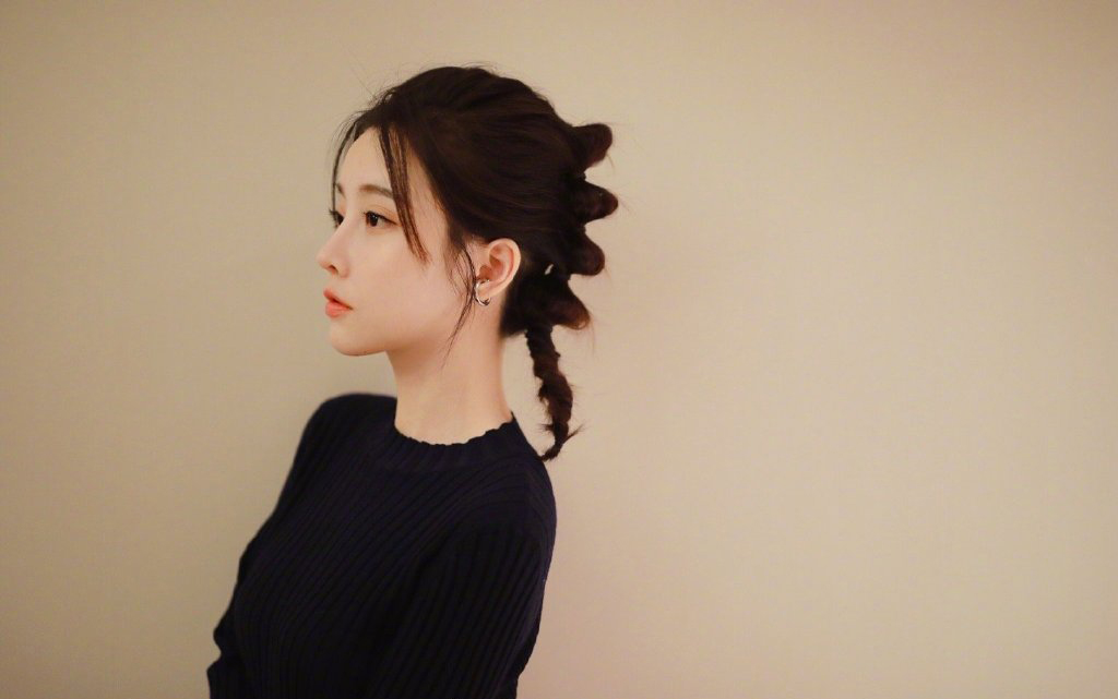 郭碧婷凌乱发型自拍写真图片图片