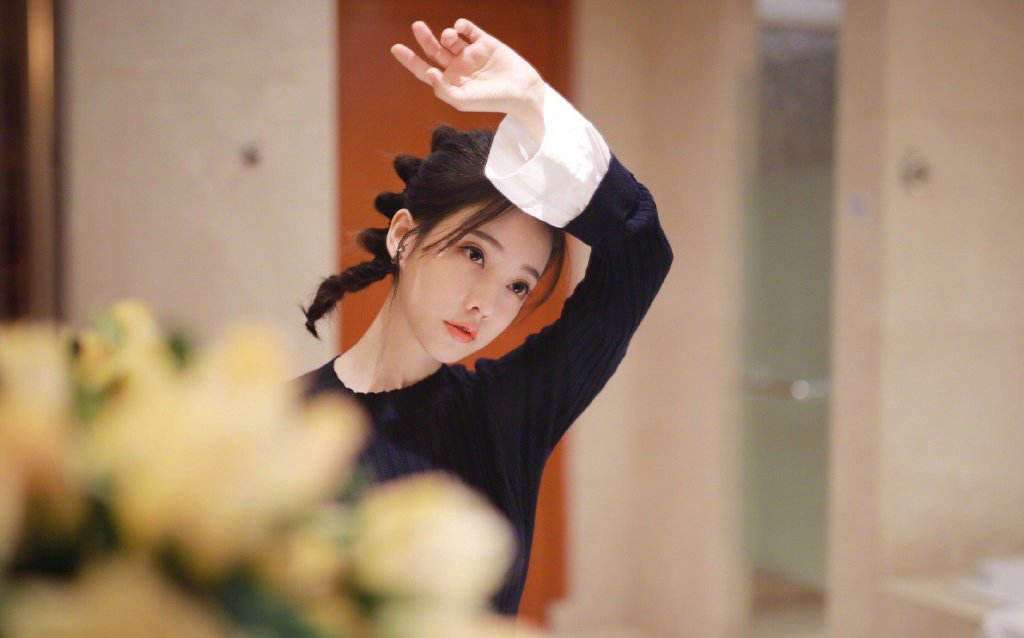 郭碧婷凌乱发型自拍写真图片图片