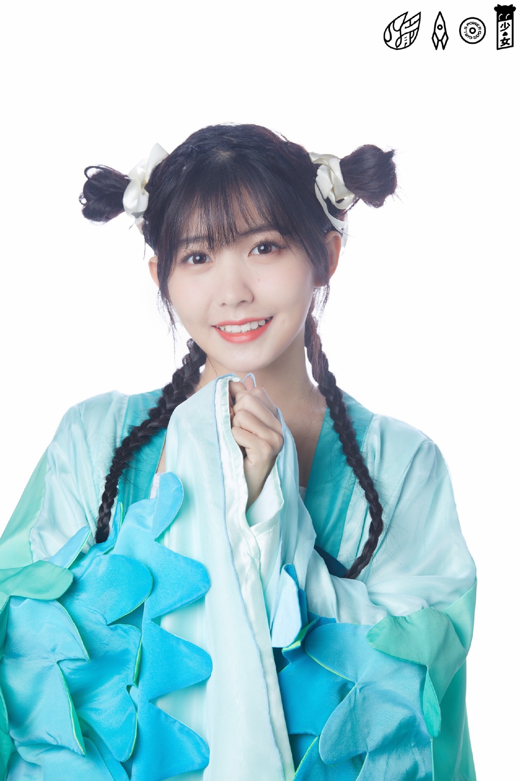 高清广东深圳女星火箭少女101yamy赖美云傅菁黑白配写真图片图片