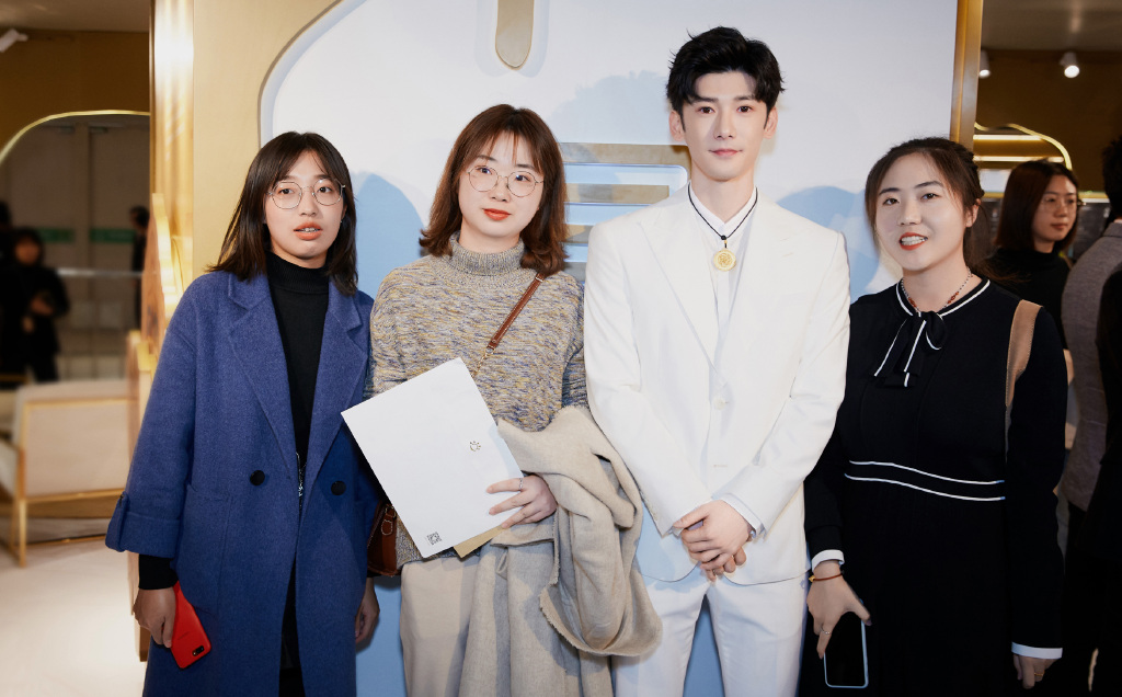中国内地影视男演员刘芮麟周大福品牌活动照帅气图片图片