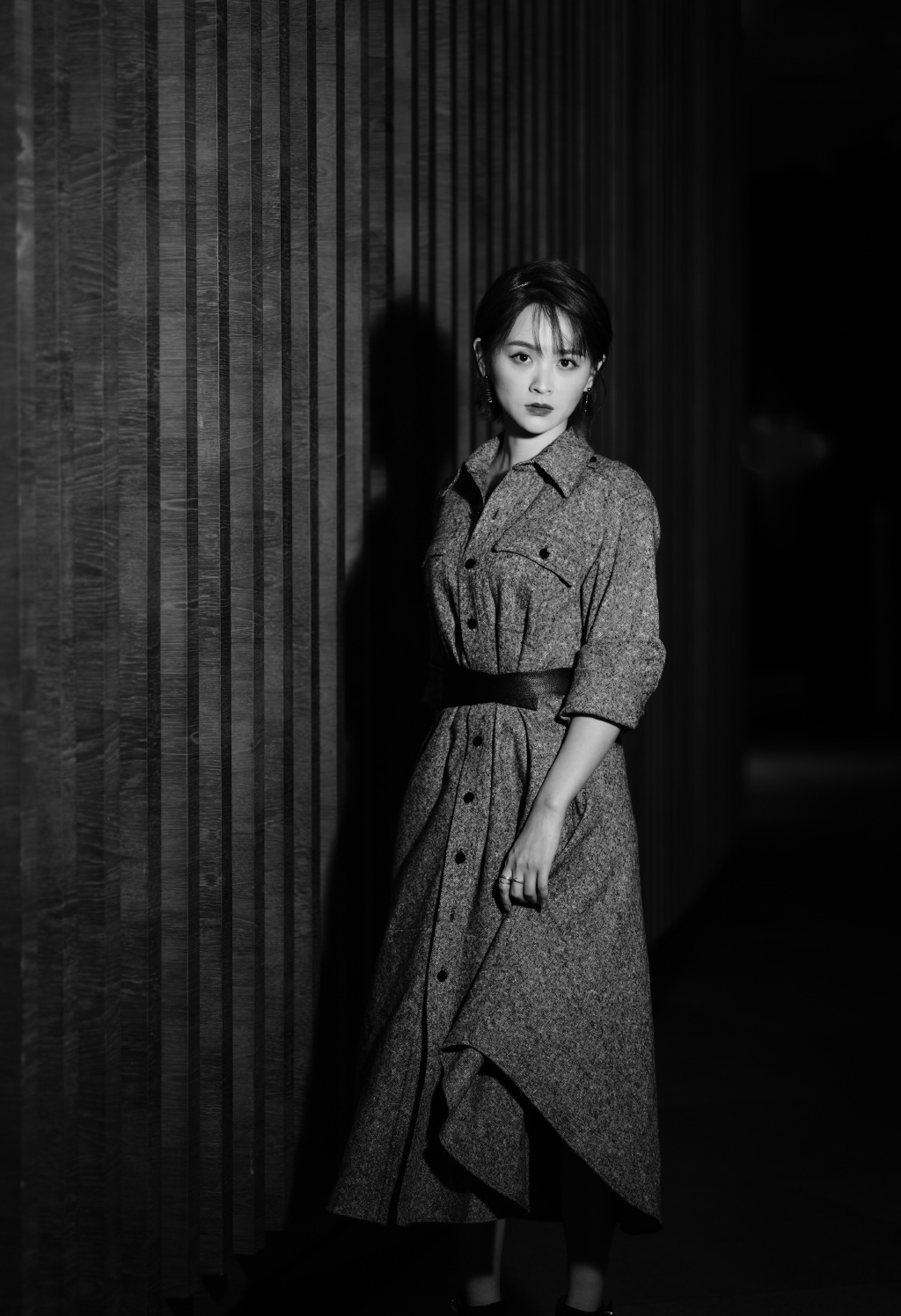 邓莎吊带白裙灵动俏皮写真图片  邓莎图片图片
