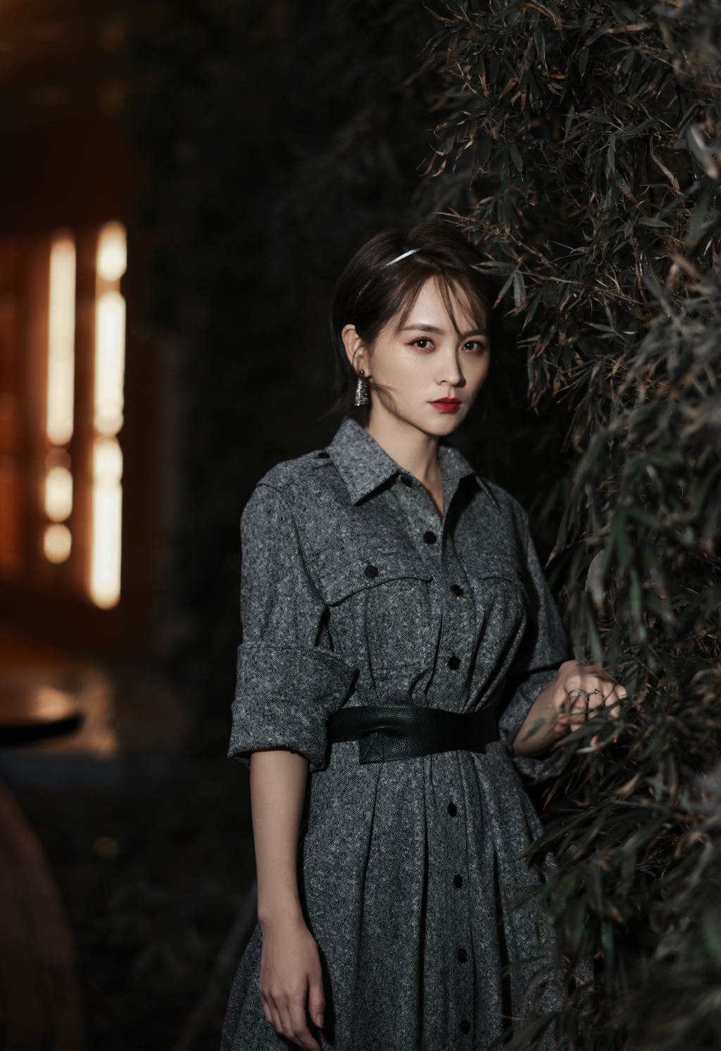 邓莎吊带白裙灵动俏皮写真图片  邓莎图片图片