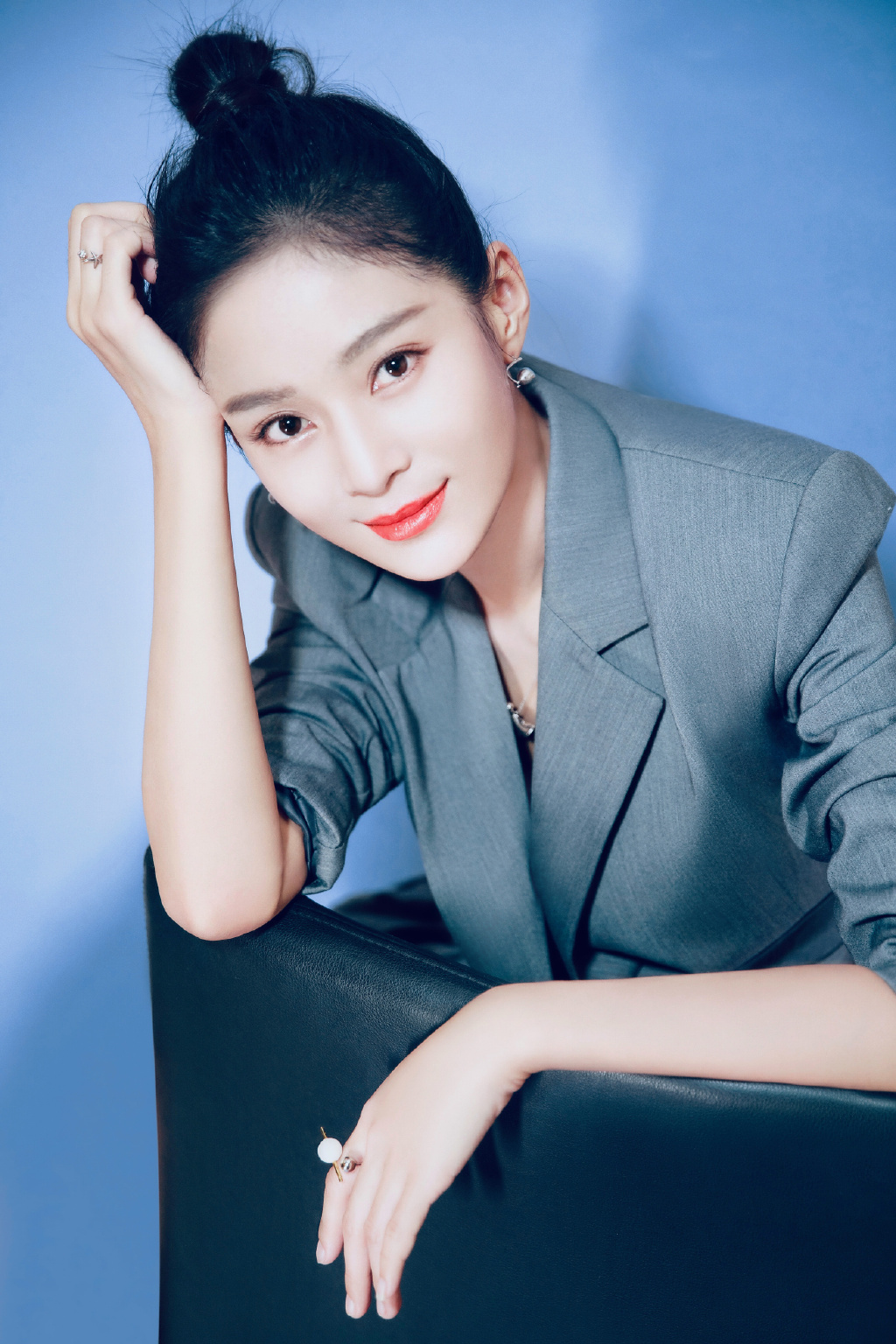 高清内地山东烟台女演员王媛可清丽脱俗代言写真图片图片
