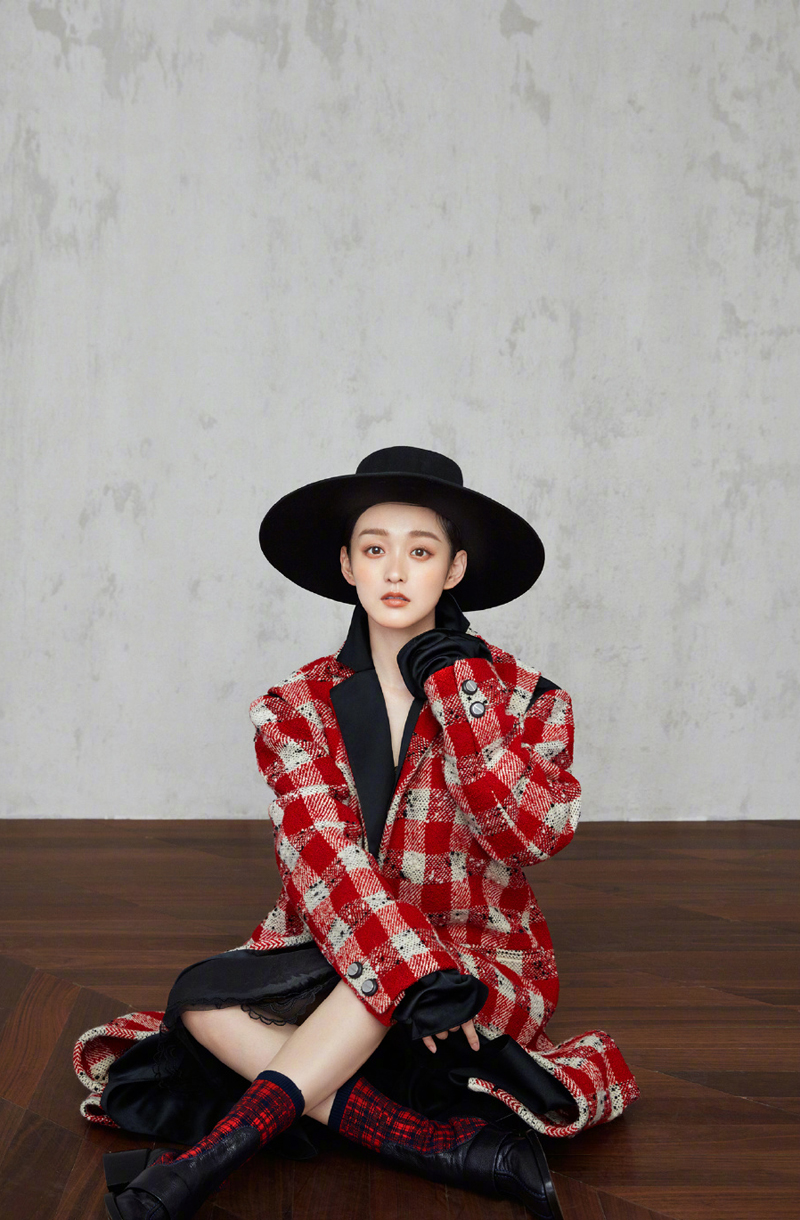 高清中国内地女演员平面模特何泓姗唯美婚纱写真图片图片