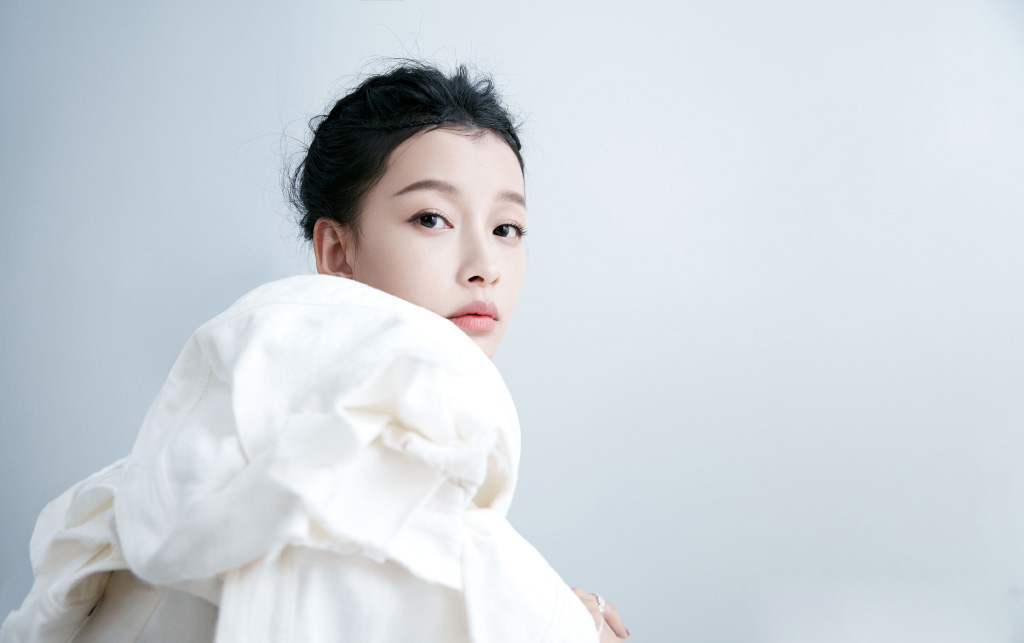 林省通化市集安女明星孙怡妩媚动人时尚写真大片图片