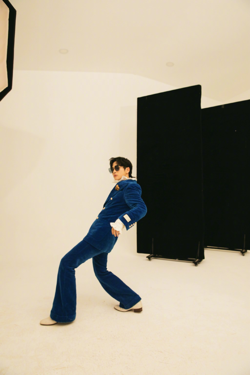 高清大陆男明星欧阳娜娜周震南时尚杂志写真图片图片