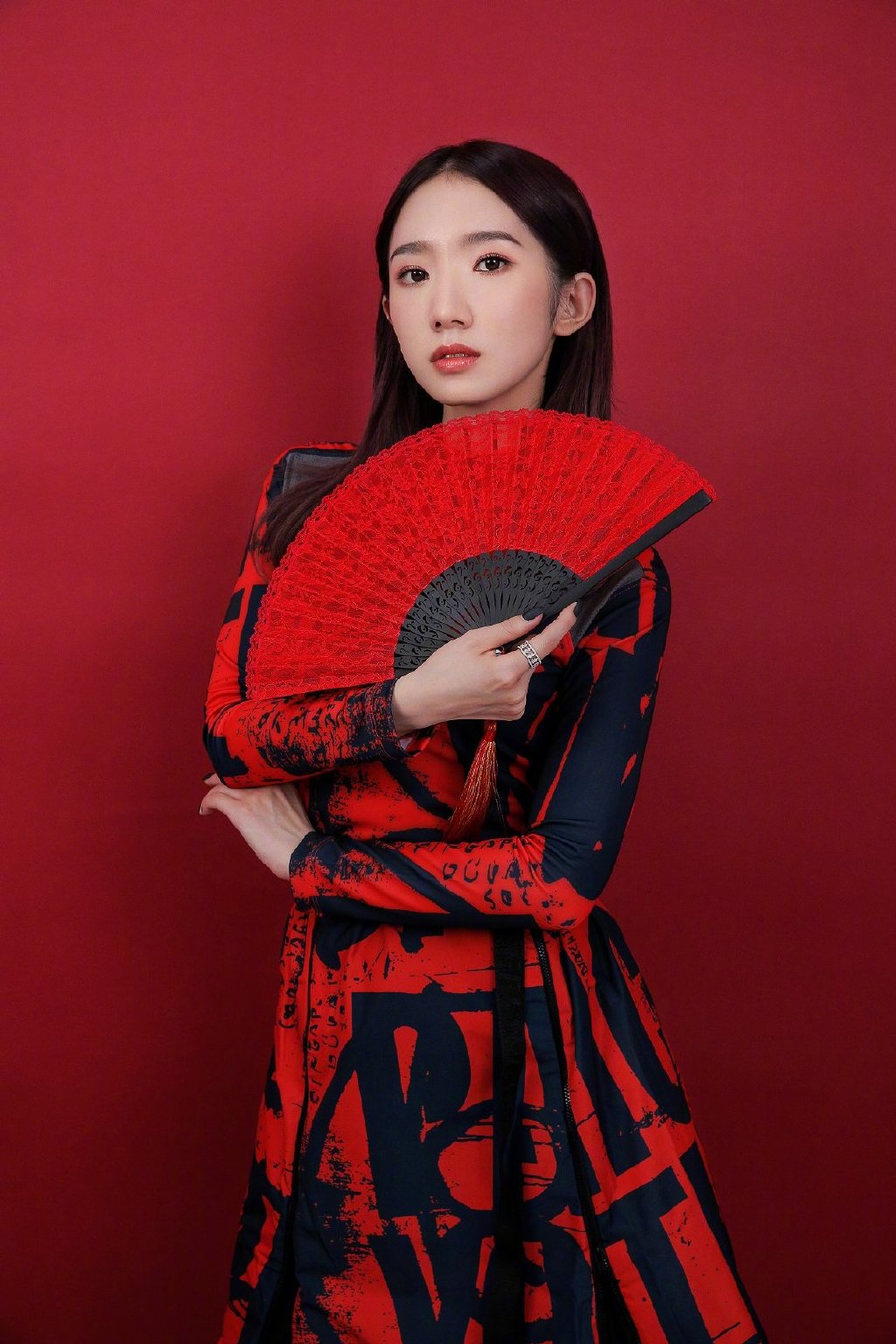 高清女明星孟美岐中国风时尚写真图片图片