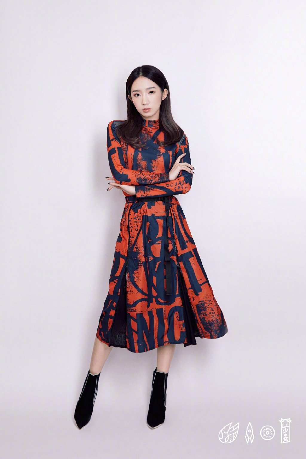 高清女明星孟美岐清爽干练写真图片图片