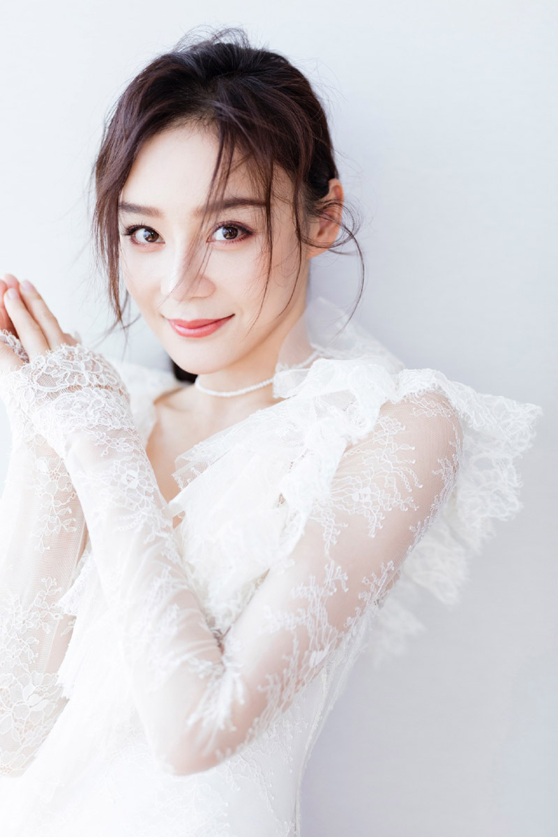 高清中国内地影视湖北省襄阳女演员袁姗姗羽毛裙唯美写真桌面壁纸图片 高清中国内地影视湖北省襄阳女演员袁姗姗羽毛裙唯美写真桌面壁纸图片