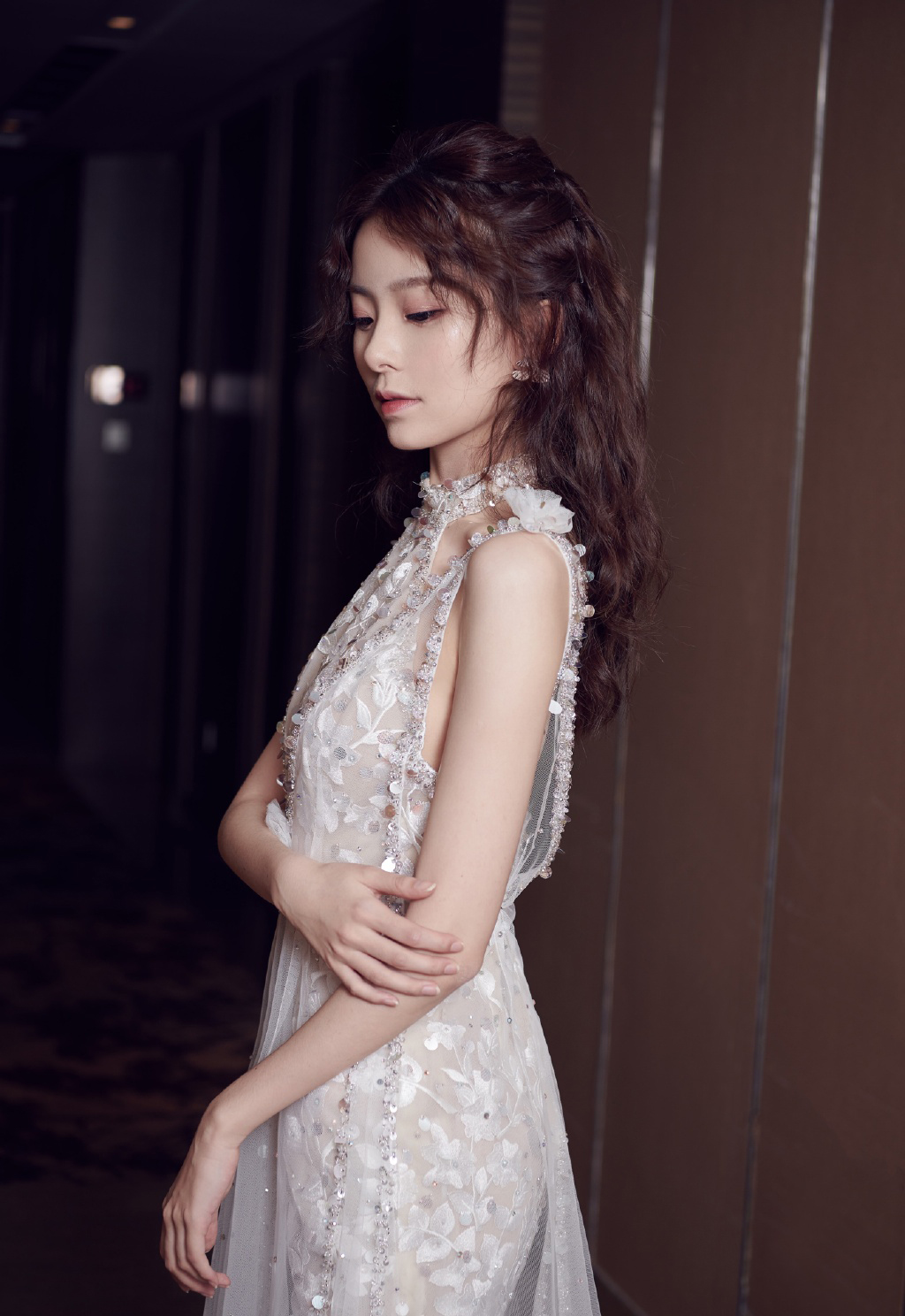 高清女星陈卓璇粉色礼服长裙性感写真图片