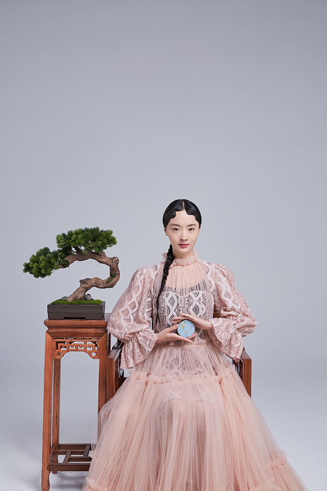 中国内地四川成都女演员孙铱早秋时尚街拍写真图片图片