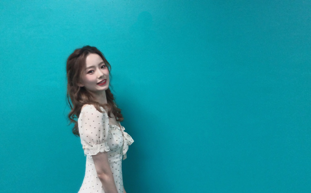 高清女星陈卓璇粉色礼服长裙性感写真图片