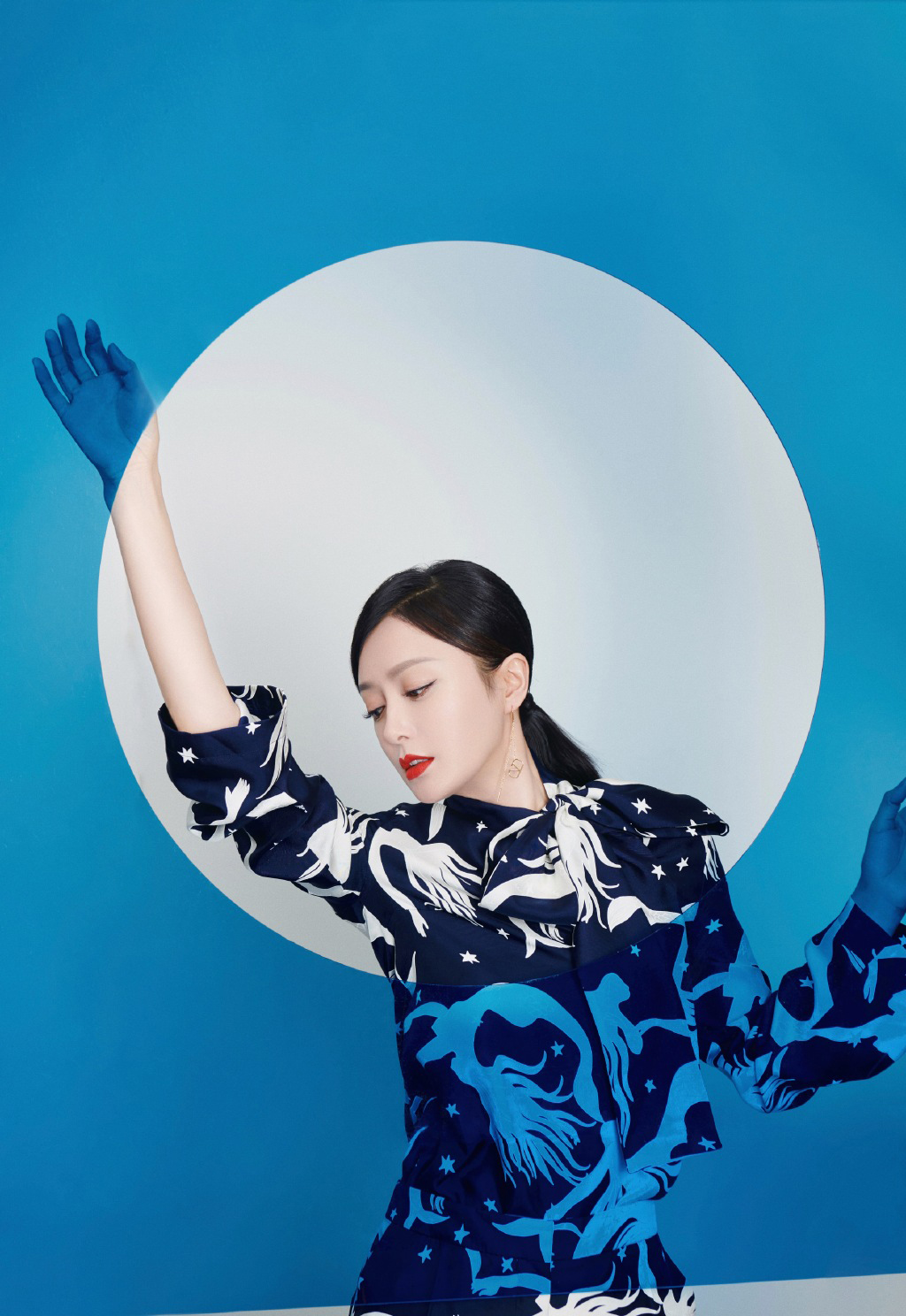 高清中国内地辽宁省沈阳女演员秦岚优雅自信性感写真图片