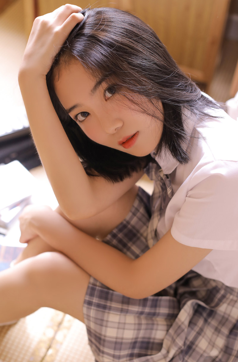 超短裙美女图片