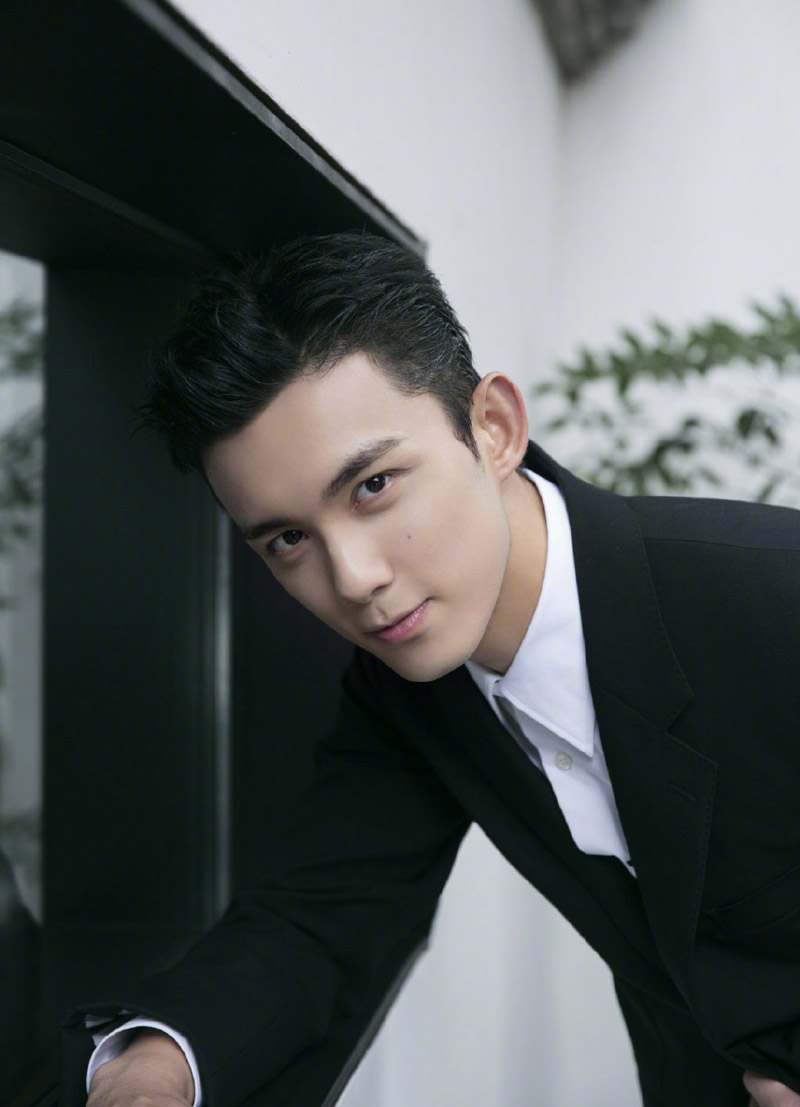 中国内地男演员吴磊冷酷帅气写真图片图片
