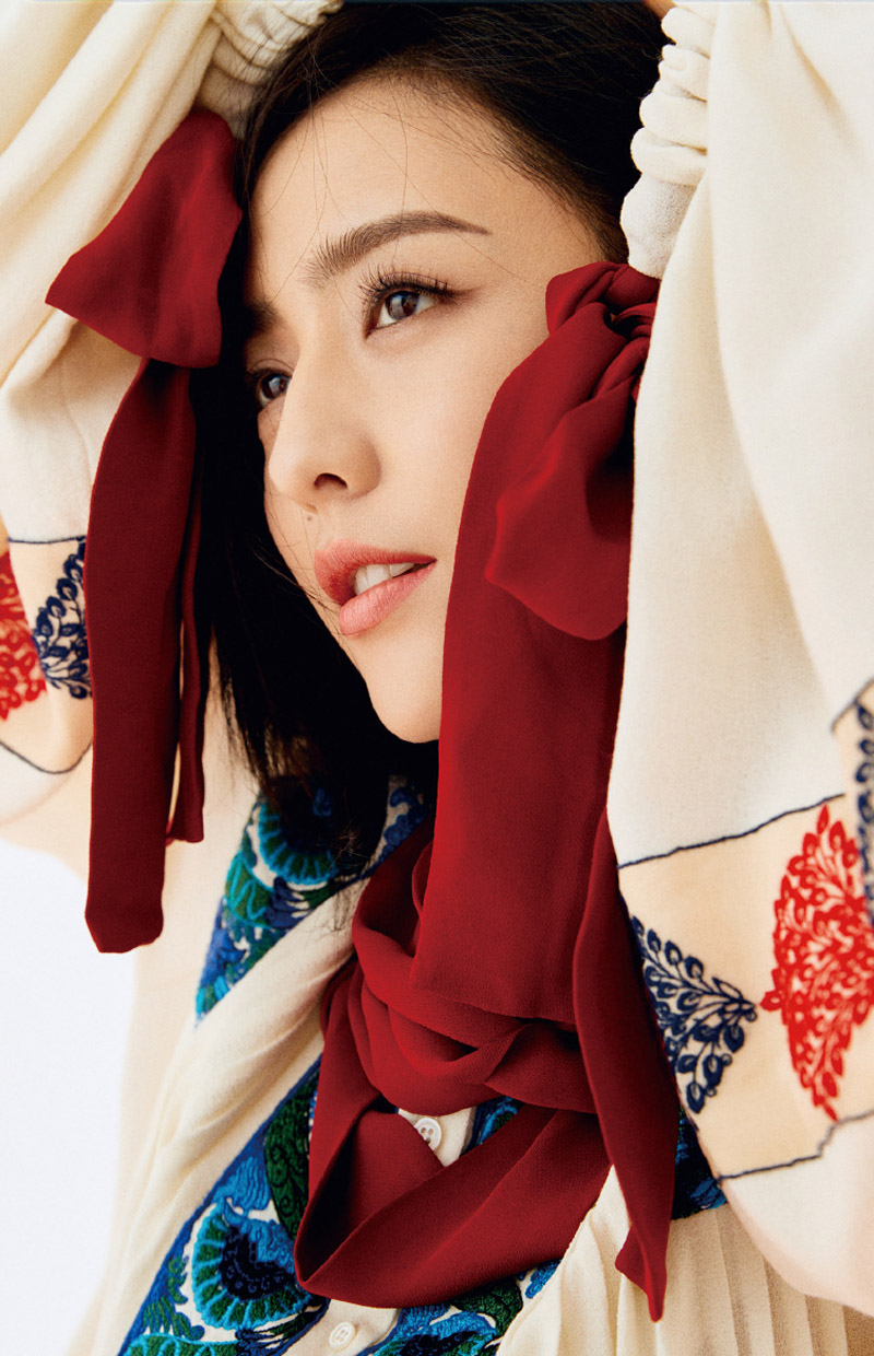高清中国内地新疆伊犁影视女演员佟丽娅性感妩媚写真图片图片 高清中国内地新疆伊犁影视女演员佟丽娅性感妩媚写真图片图片