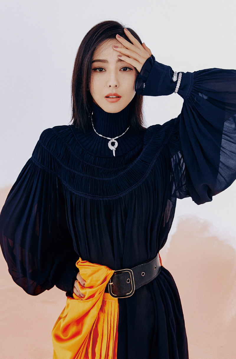高清中国内地新疆伊犁影视女演员佟丽娅性感妩媚写真图片图片