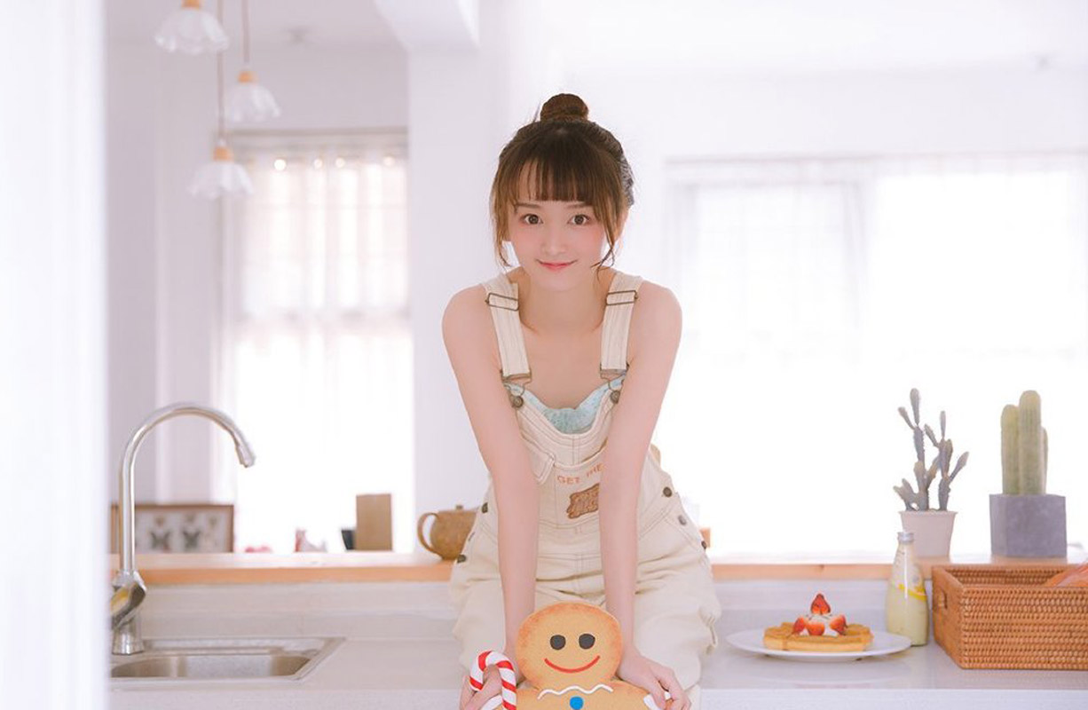 娃娃脸美女性感小蛮腰诱人写真图片 娃娃脸美女性感小蛮腰诱人写真图片