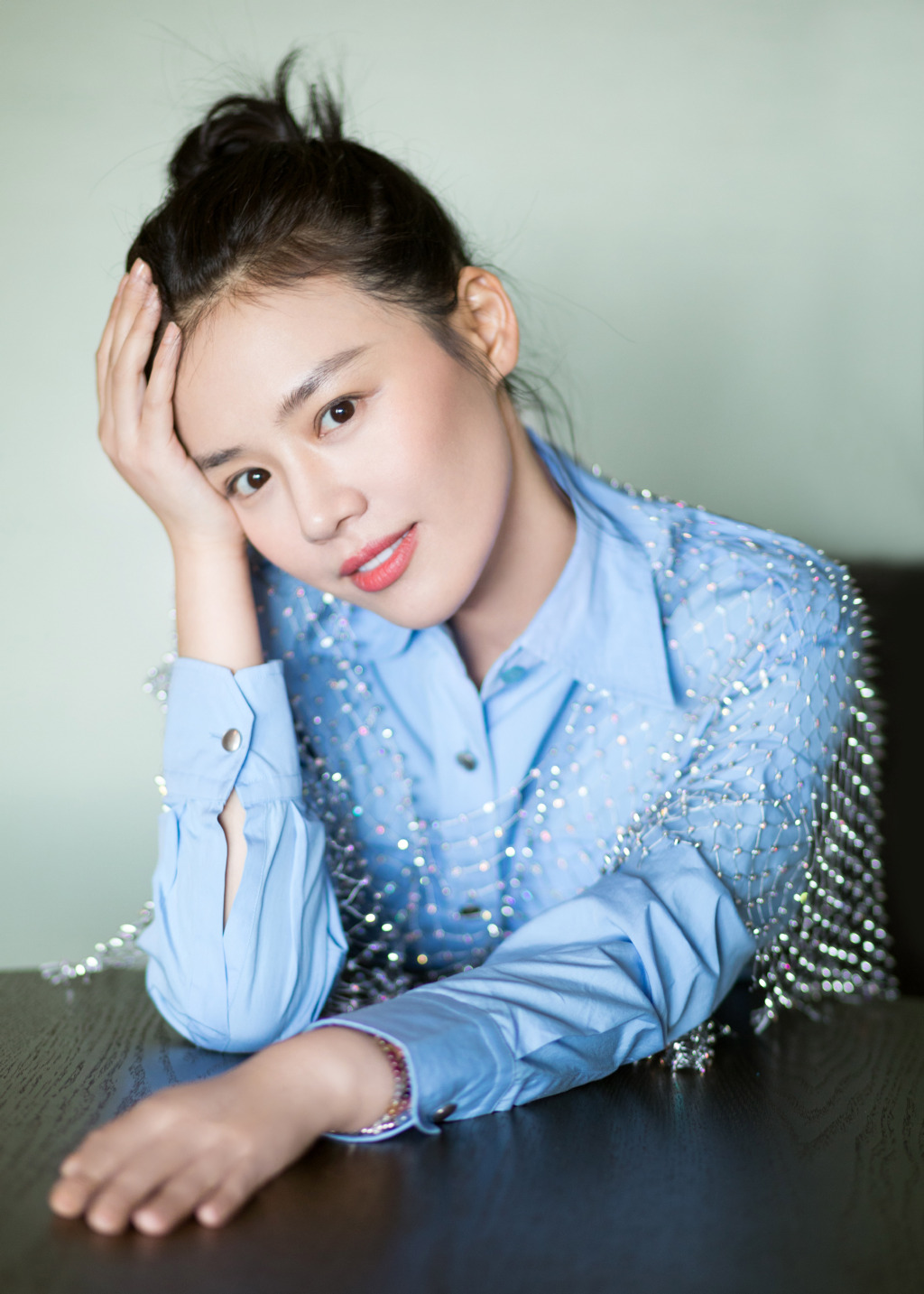 大陆内地安徽省蚌埠女演员马思纯微博之夜优雅干练写真图片图片