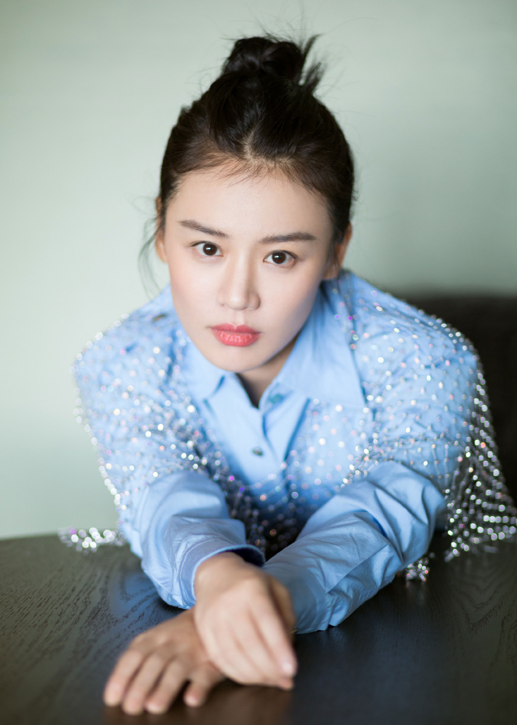 大陆内地安徽省蚌埠女演员马思纯微博之夜优雅干练写真图片图片
