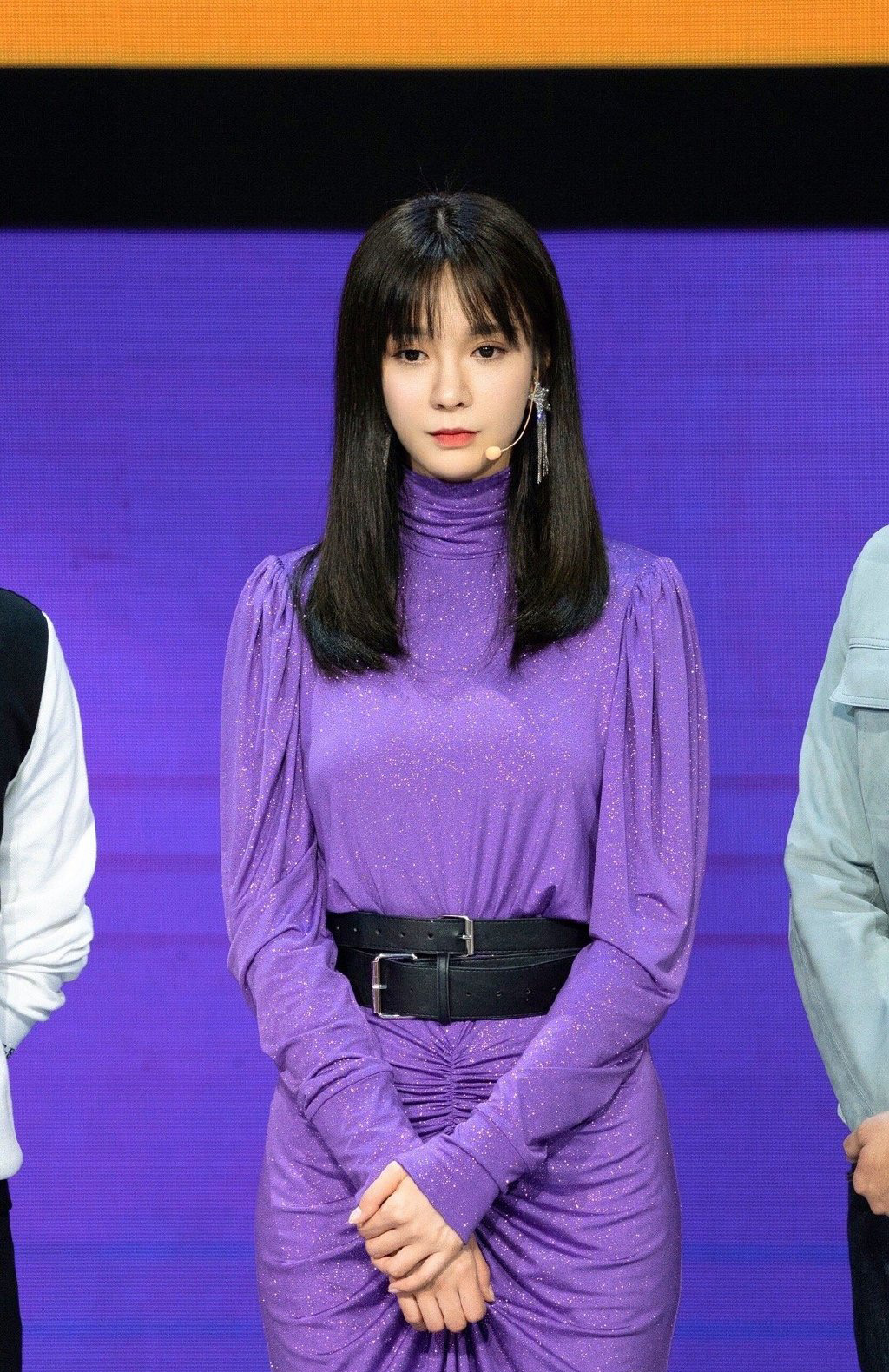 高清湖南省湘西吉首市美女沈梦辰抹胸性感唯美写真图片图片