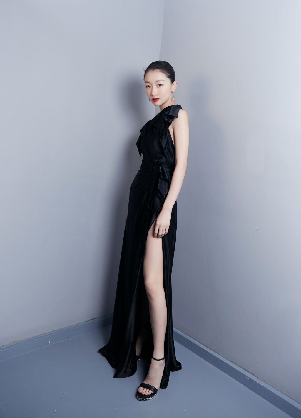 高清中国内地影视河北省石家庄女演员周冬雨清纯靓丽写真天真无邪图片
