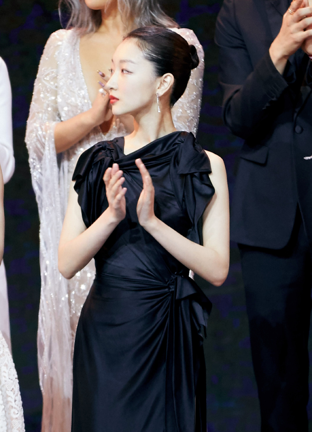 高清中国内地影视河北省石家庄女演员周冬雨清纯靓丽写真天真无邪图片