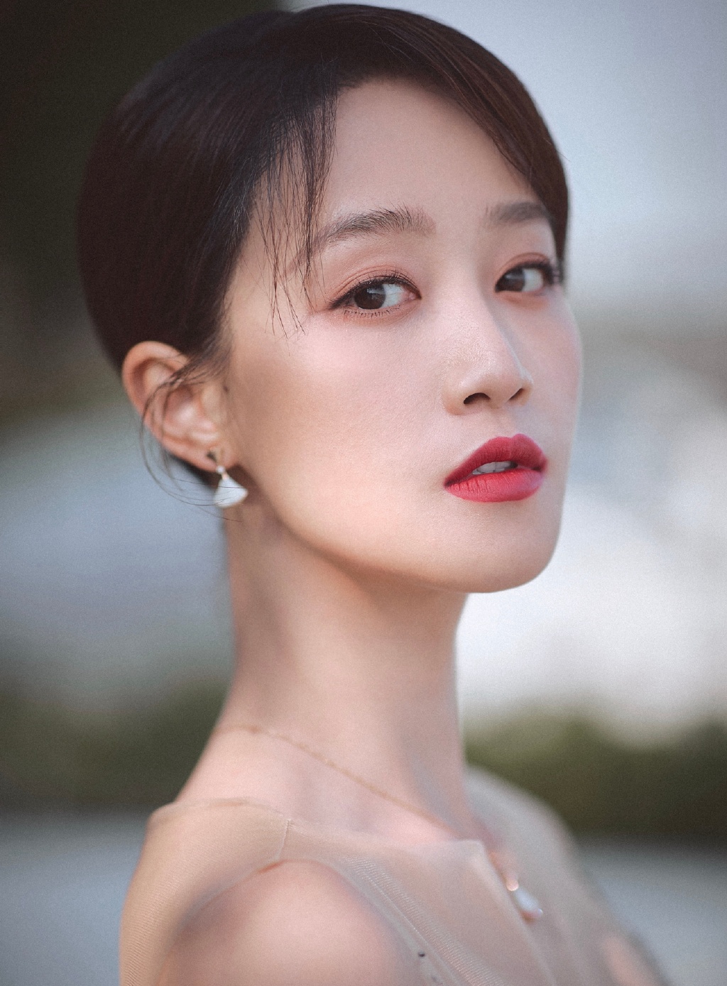 蓝盈莹图片